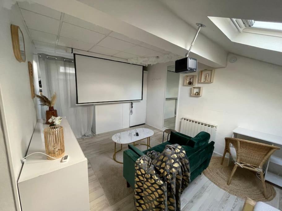 Mgb Studio Home Cinema Saint-Max Luaran gambar
